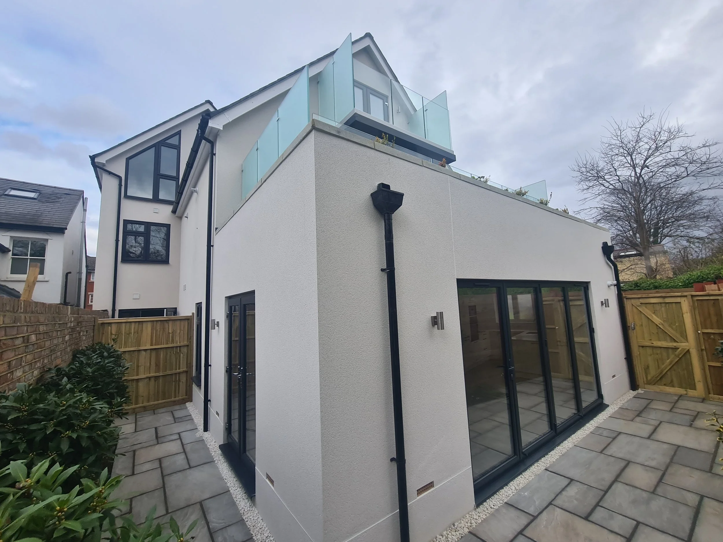 4-apartment new build development in New Malden