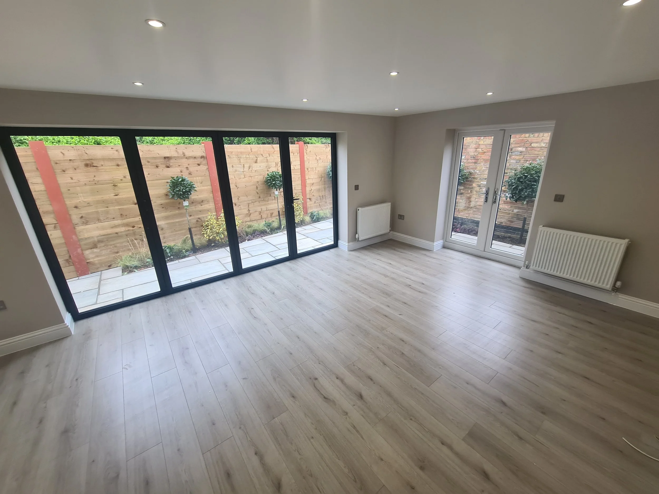 4-apartment new build development in New Malden