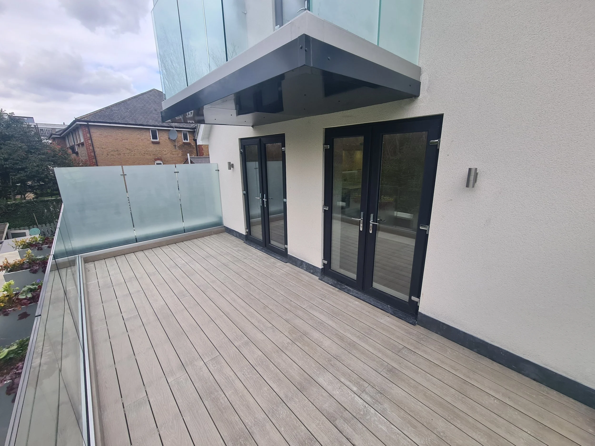 4-apartment new build development in New Malden