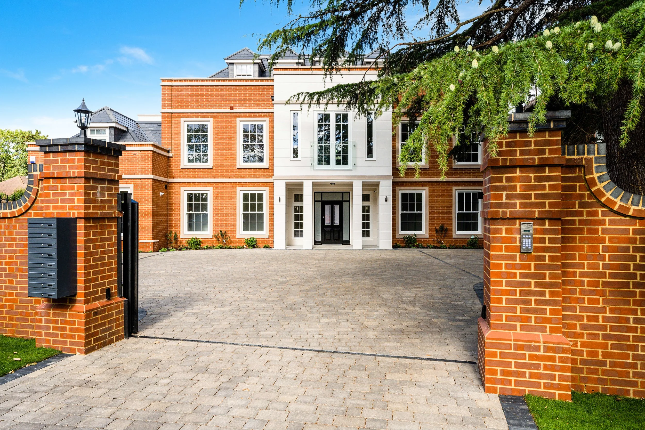 8-apartment, new build development in Cobham