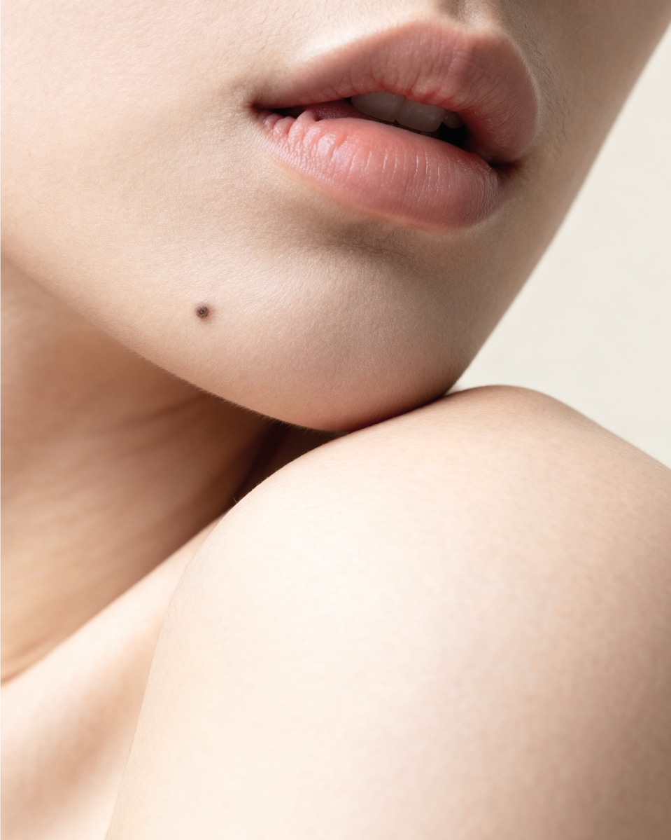 Minimalist Portrait Body Skin.png