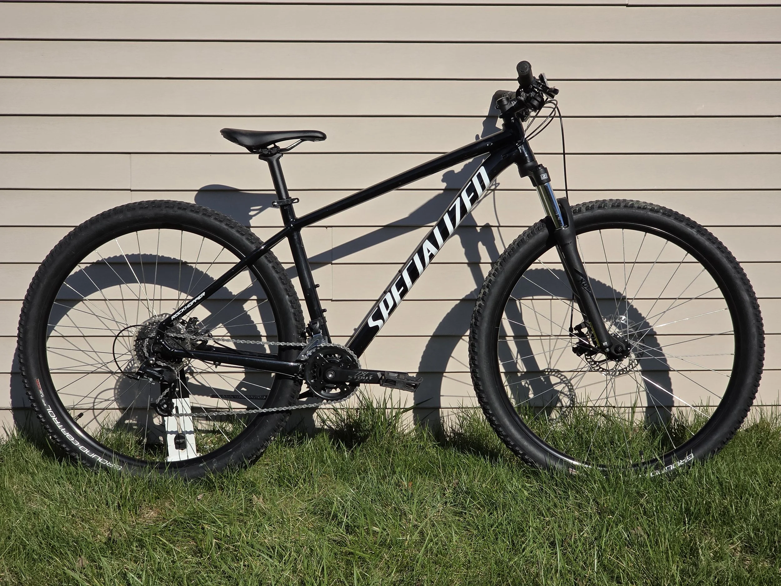 Large Specialized Rockhopper $395