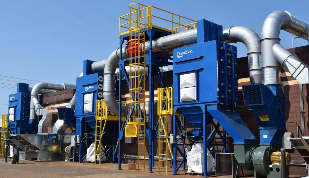 Explosion protection venting panel fitted to an industrial dust collector