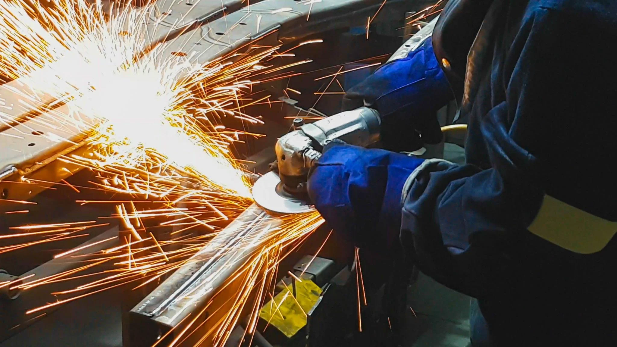 Grinder producing spakrs