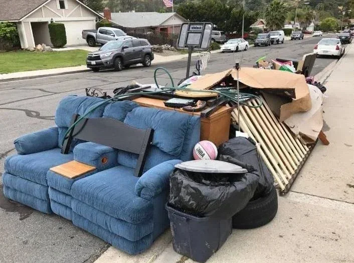 Looking for a furniture removal? Junk Bros has you covered. Junk Bros offers fast and reliable Furniture Removal in Staunton Virginia..