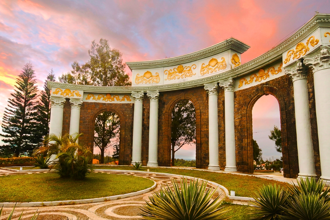 High-End Custom Homes in Alfonso, Cavite: Building for Botanical Tranquility and Longevity