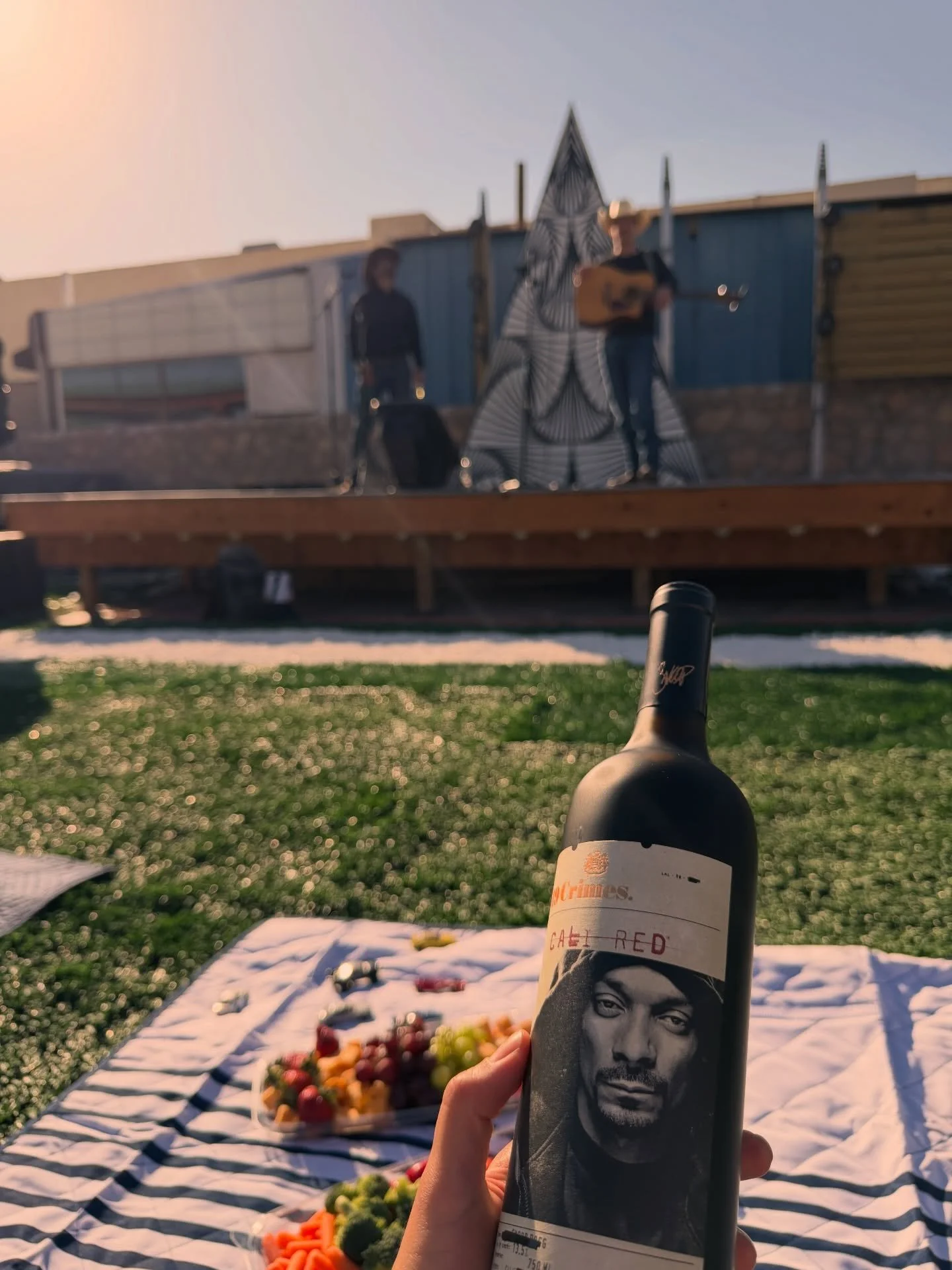 Pick up your favorite bottle of wine or beverage of choice and come picnic with us on Valentine&rsquo;s Day. 🍷 🌹

Meet us in the back of @paradoximmersiveart from 1-4 pm. FREE and open to the public. 

‼️PSA: Bring Sunscreen! Seriously&hellip; 🌞