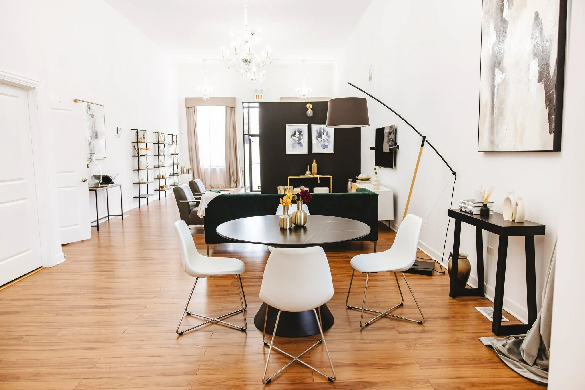 Elegant Co-Working Desks Studio 2124