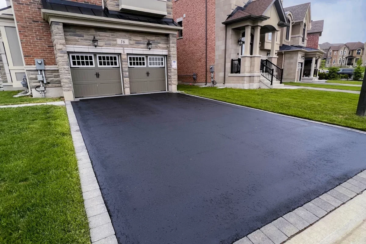 sealcoating-for-driveways-1200x800.webp