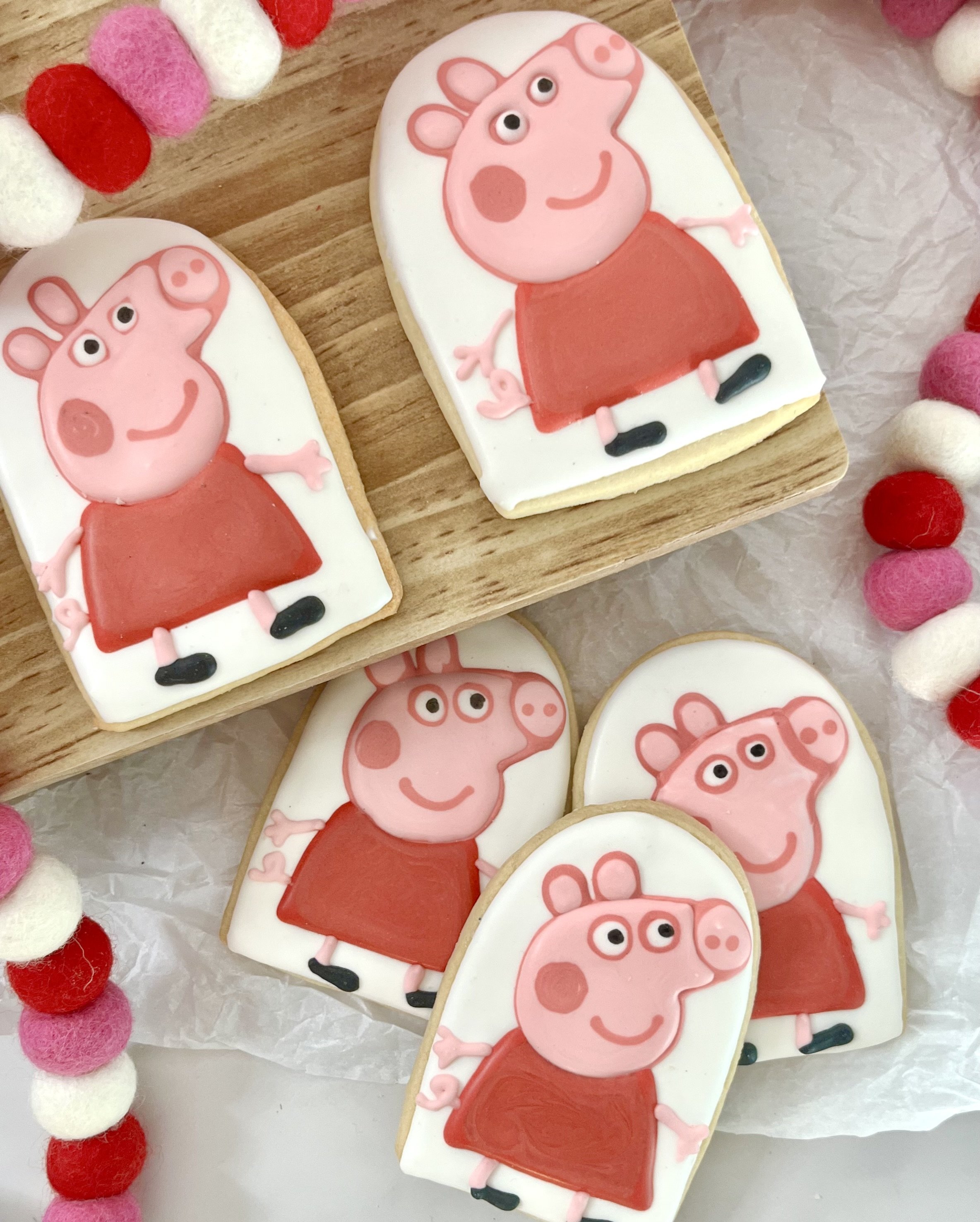 pig character cookies
