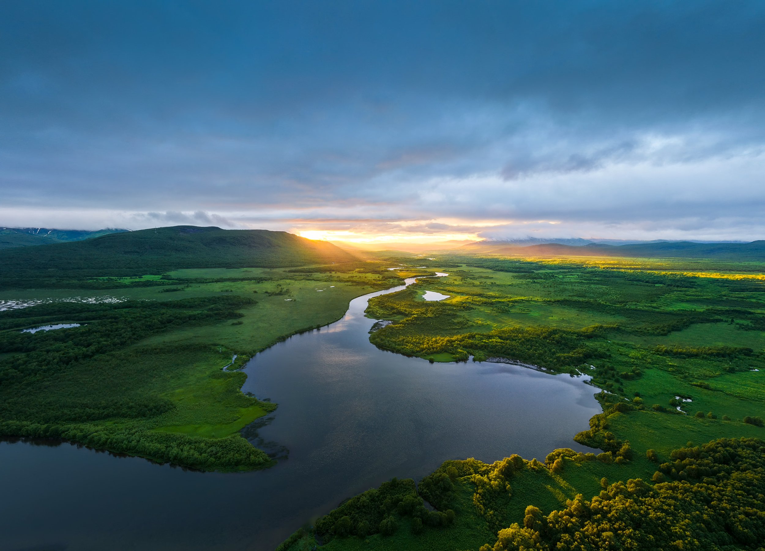 Lake Nachinkinskoye, Kamchatka, Russia