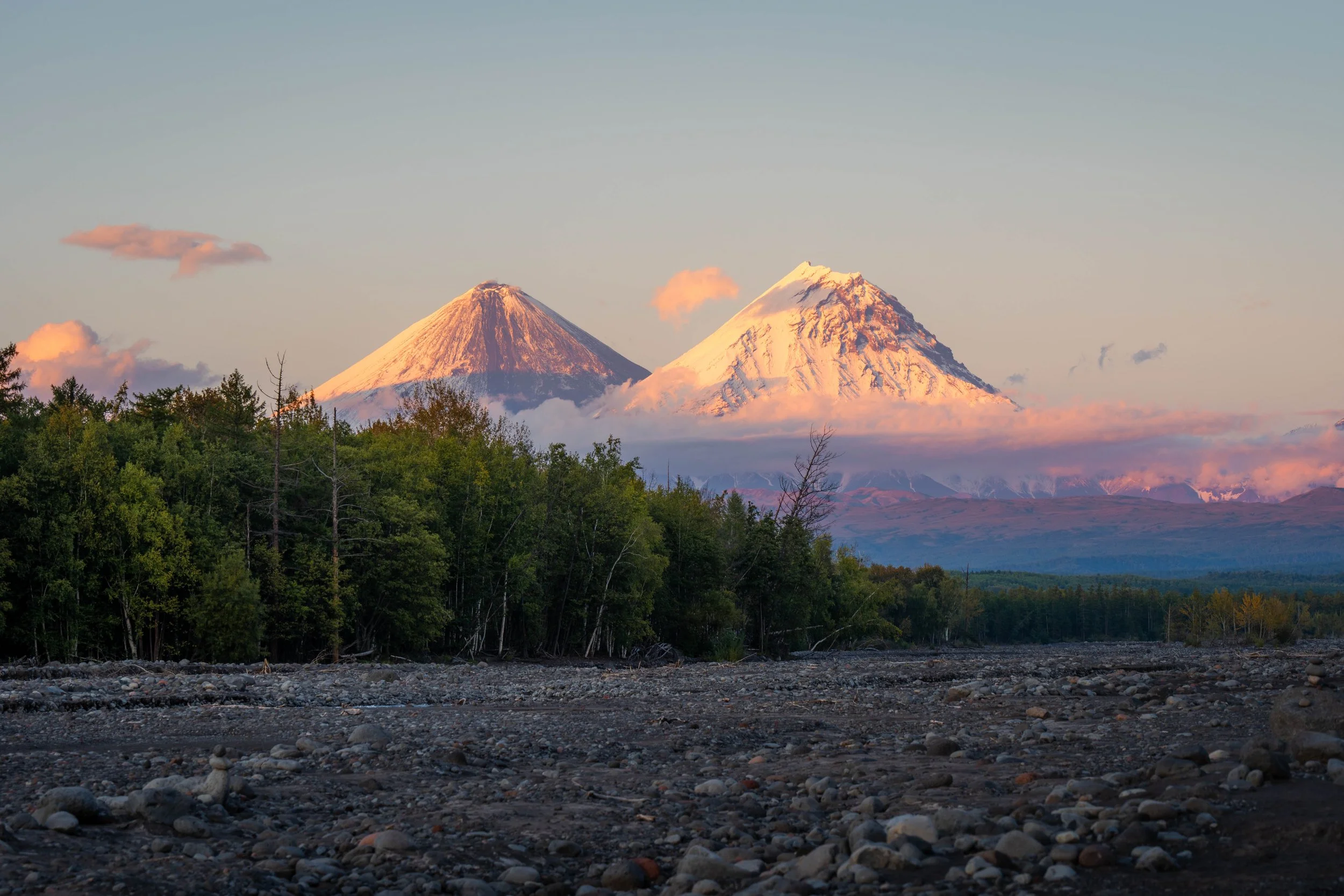 克柳切夫火山&卡梅尼火山