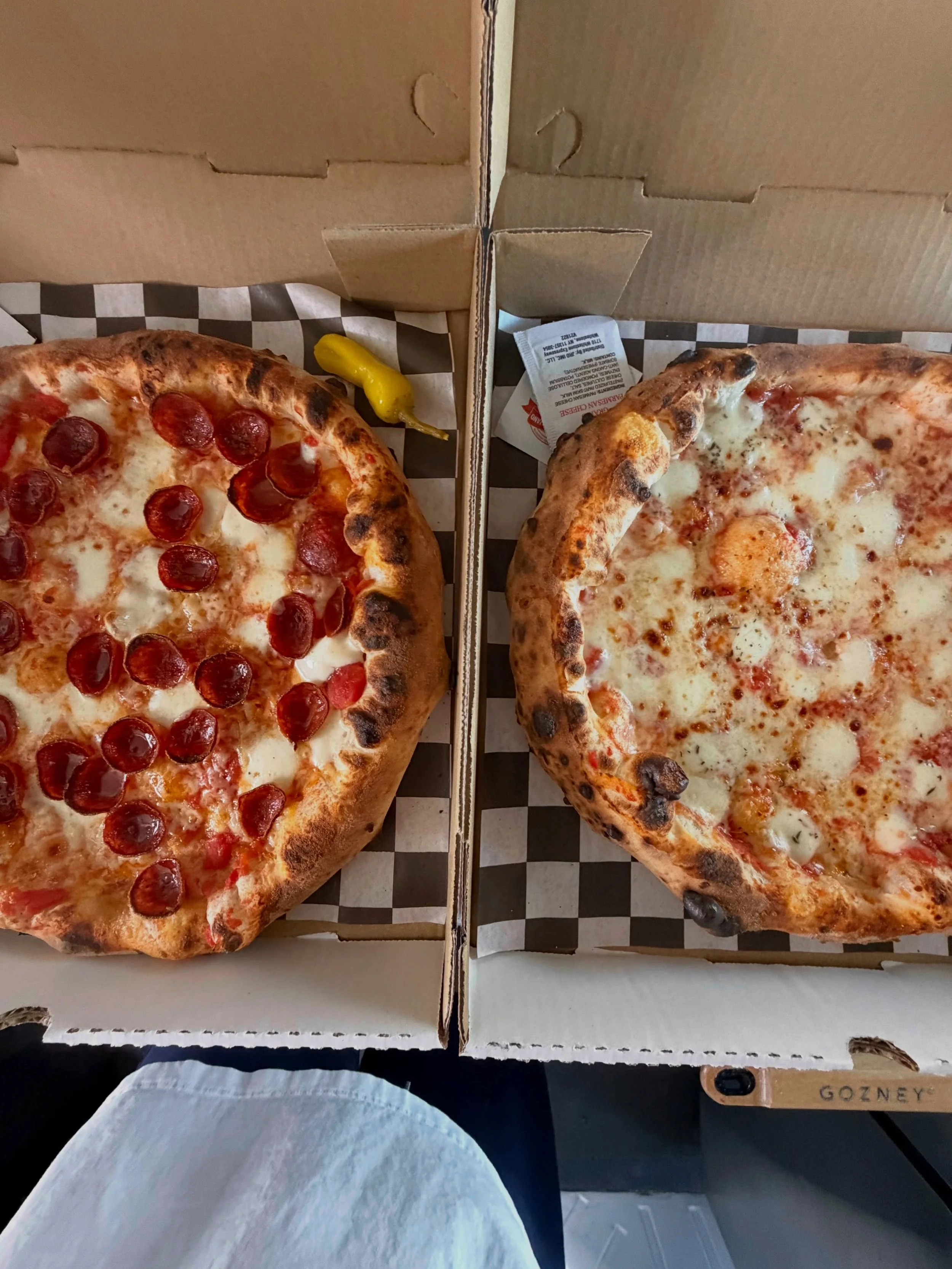 Catch @mootz_ today Friday 9/18 at Rohwer Elementary School Carnival 5:30p-8p! 

Heres our pep and cheese pizza! Link in bio for more info