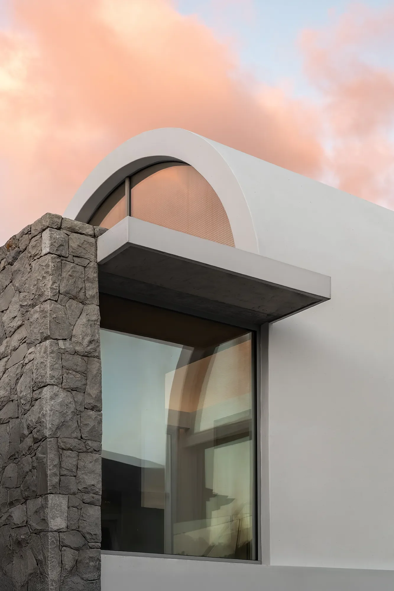 1906_Onrus - Exterior_06.webp