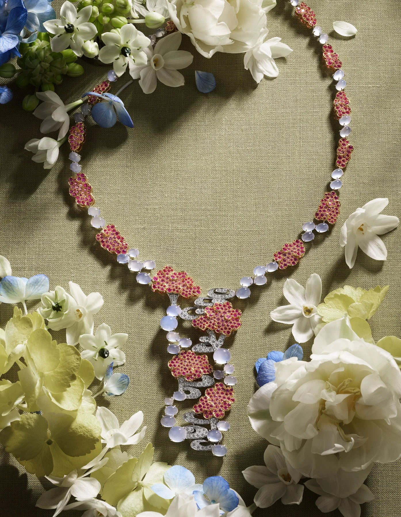 1MB-20240120芭莎珠宝巴黎拍摄427243 VCA-squarespace.jpg