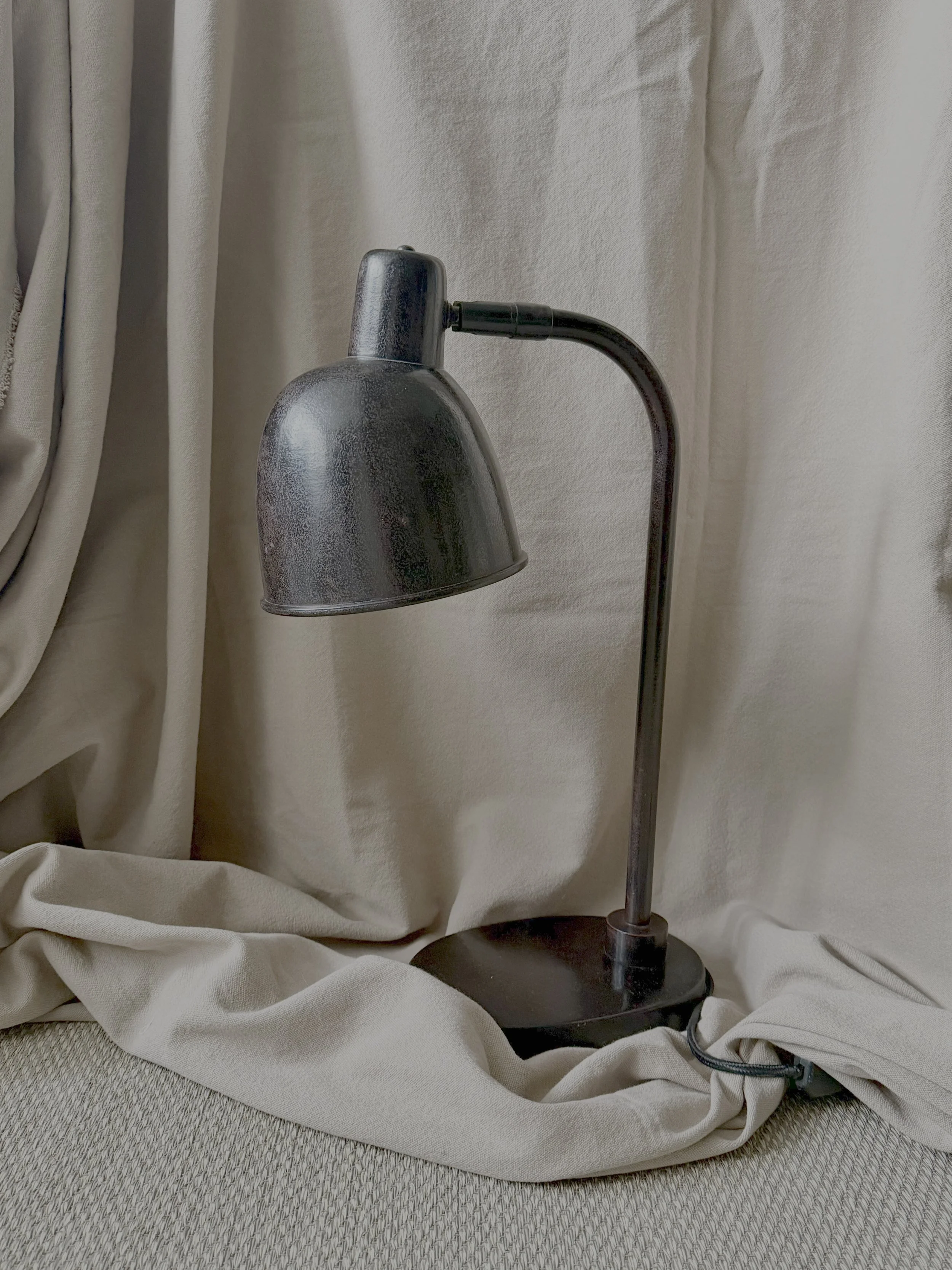 Lámpara de Mesa Negra Estilo Industrial