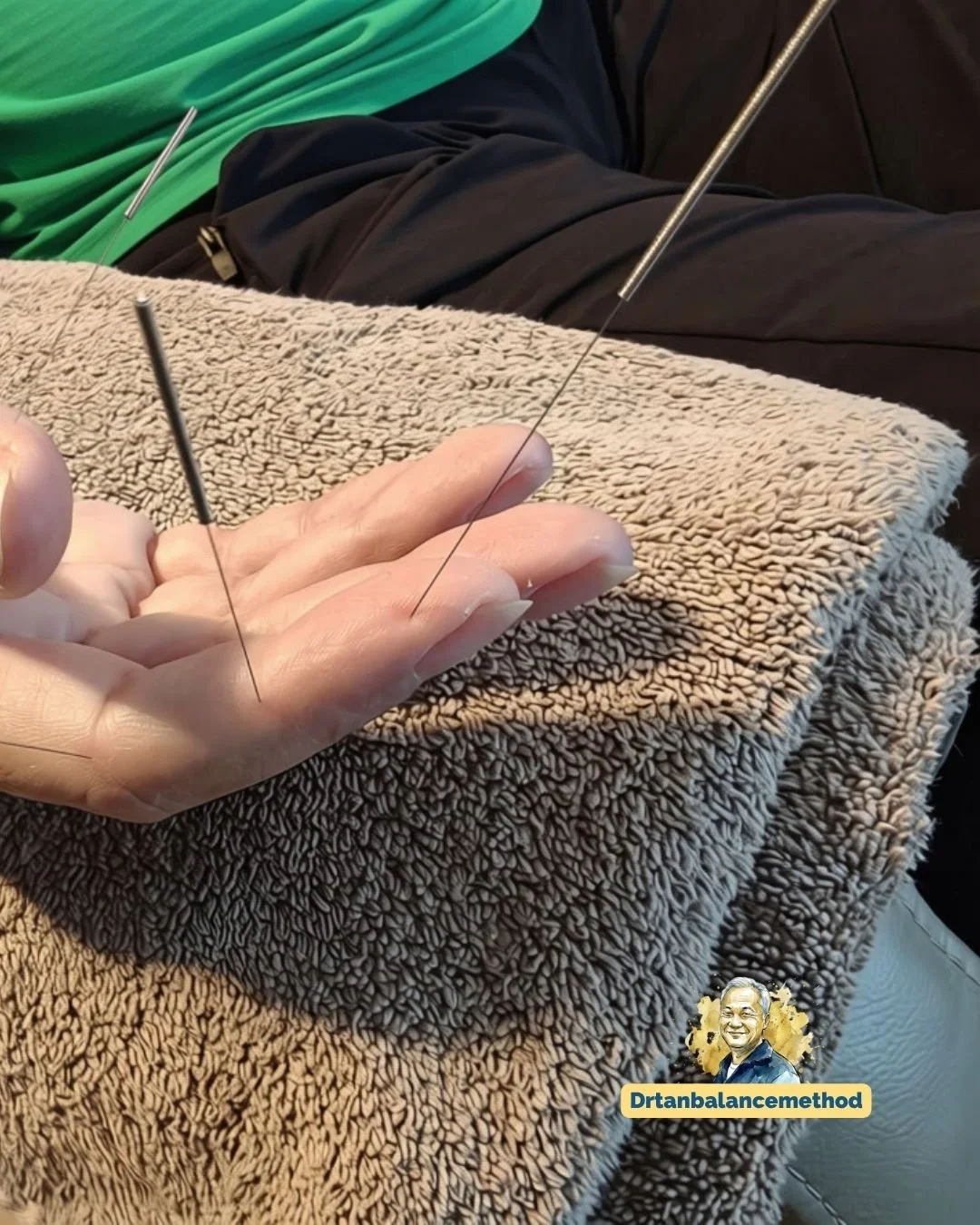 balance-method-thumb-neck-pain1.jpg