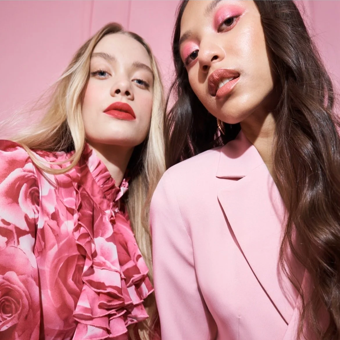 High-fashion editorial makeup artistry by Andrea van den Houten, featuring refined techniques and sophisticated beauty looks for international fashion publications.
