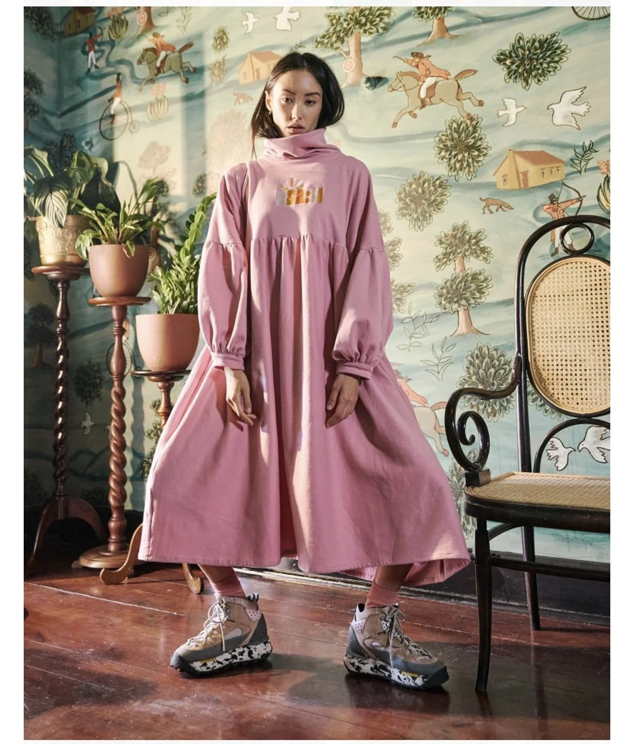 Professional editorial artistry by Andrea van den Houten. A curated portfolio of high-end beauty, blending technical precision with a modern international aesthetic.