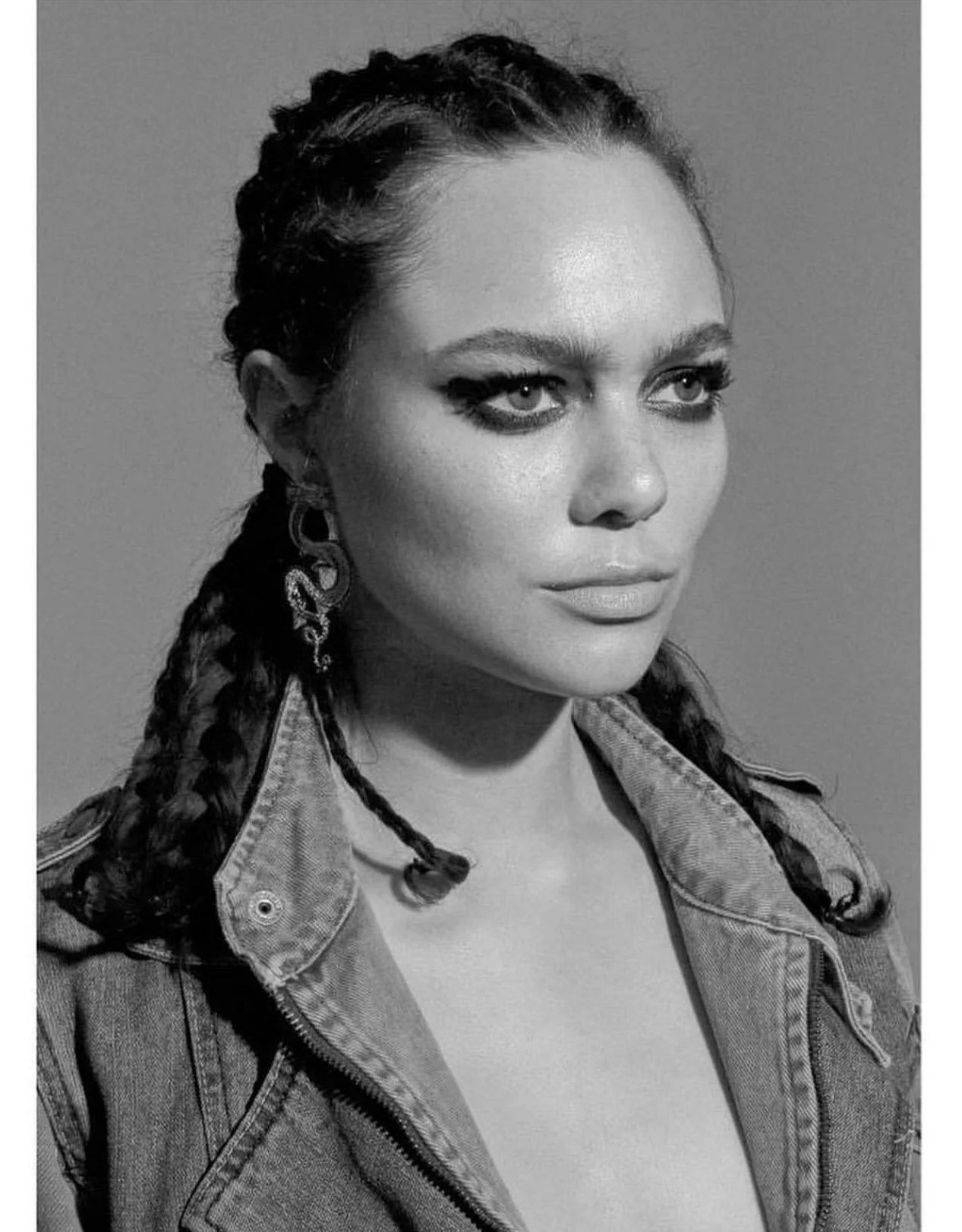 High-fashion beauty by Andrea van den Houten; a detailed study in luminous skin finish and professional editorial application.