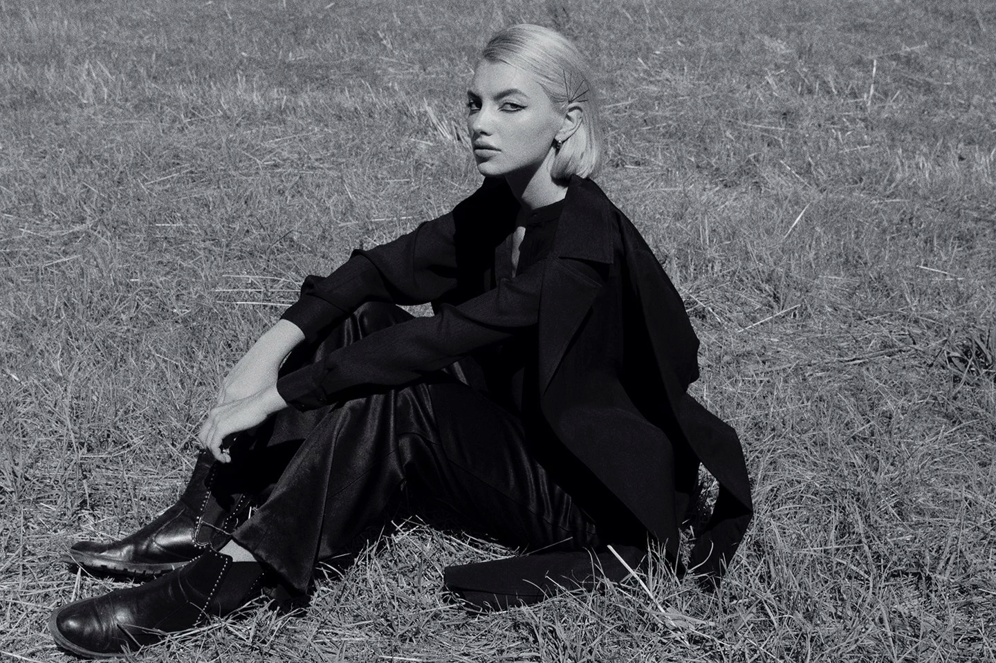 High-fashion editorial makeup artistry by Andrea van den Houten, featuring refined techniques and sophisticated beauty looks for international fashion publications.