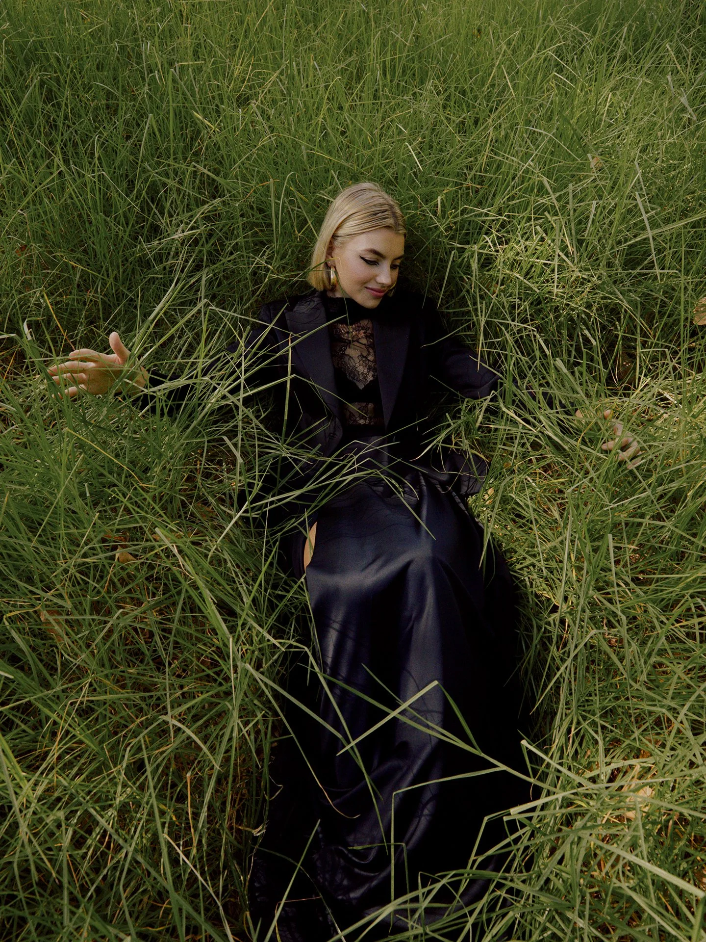 Editorial beauty artistry by Andrea van den Houten for Vogue. This look showcases high-end, professional makeup application tailored for world-leading fashion photography and global publications.
