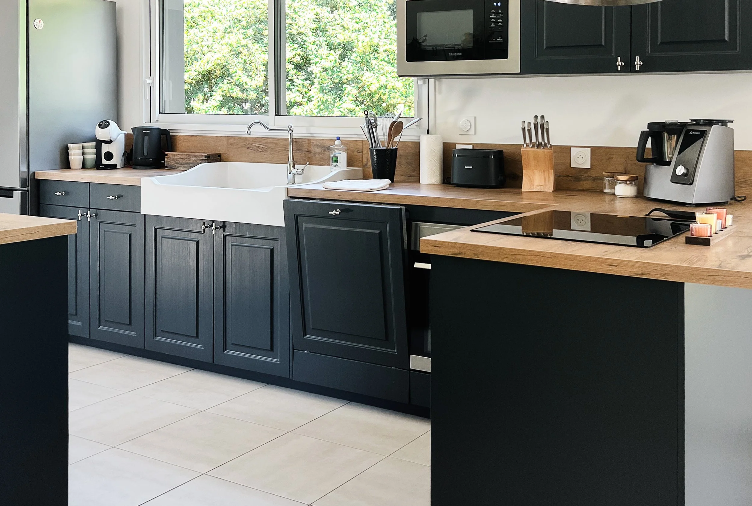 Cuisine campagne chic avec évier timbre céramique