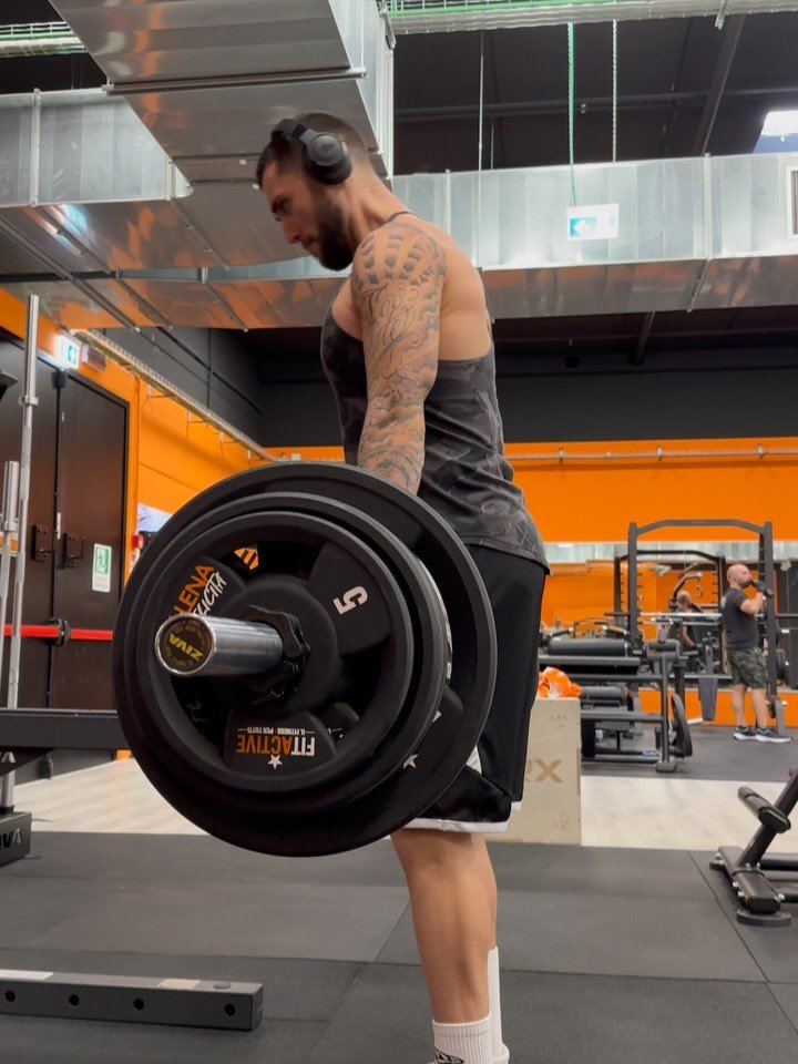 Un po&rsquo; di esercizi maschi per iniziare l&rsquo;anno nuovo 🔥

#workout #fitness #gym #palestra #exercise