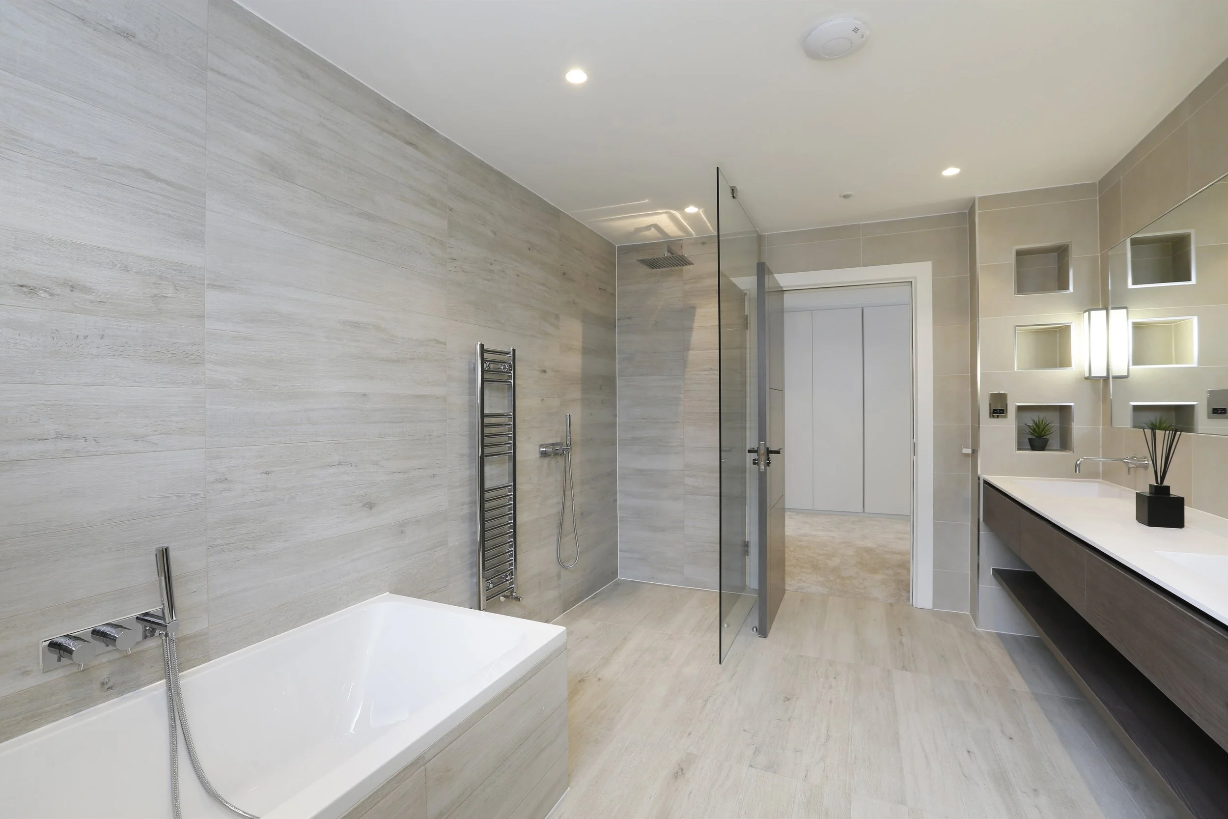Copse Hill 92 - M Bath.jpg