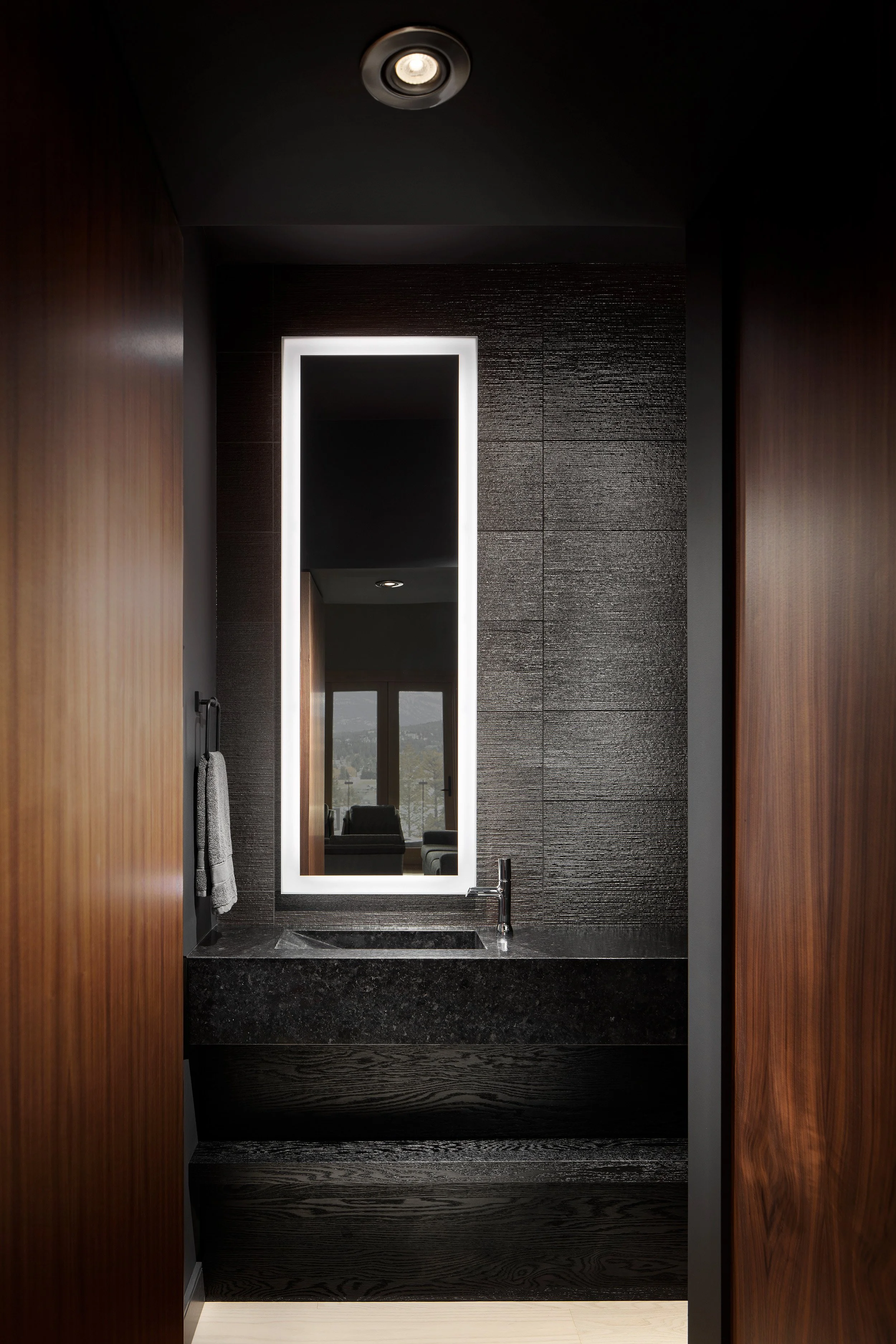 Powder Room (portrait)_Form Interiors_Eymeric Widling.jpg