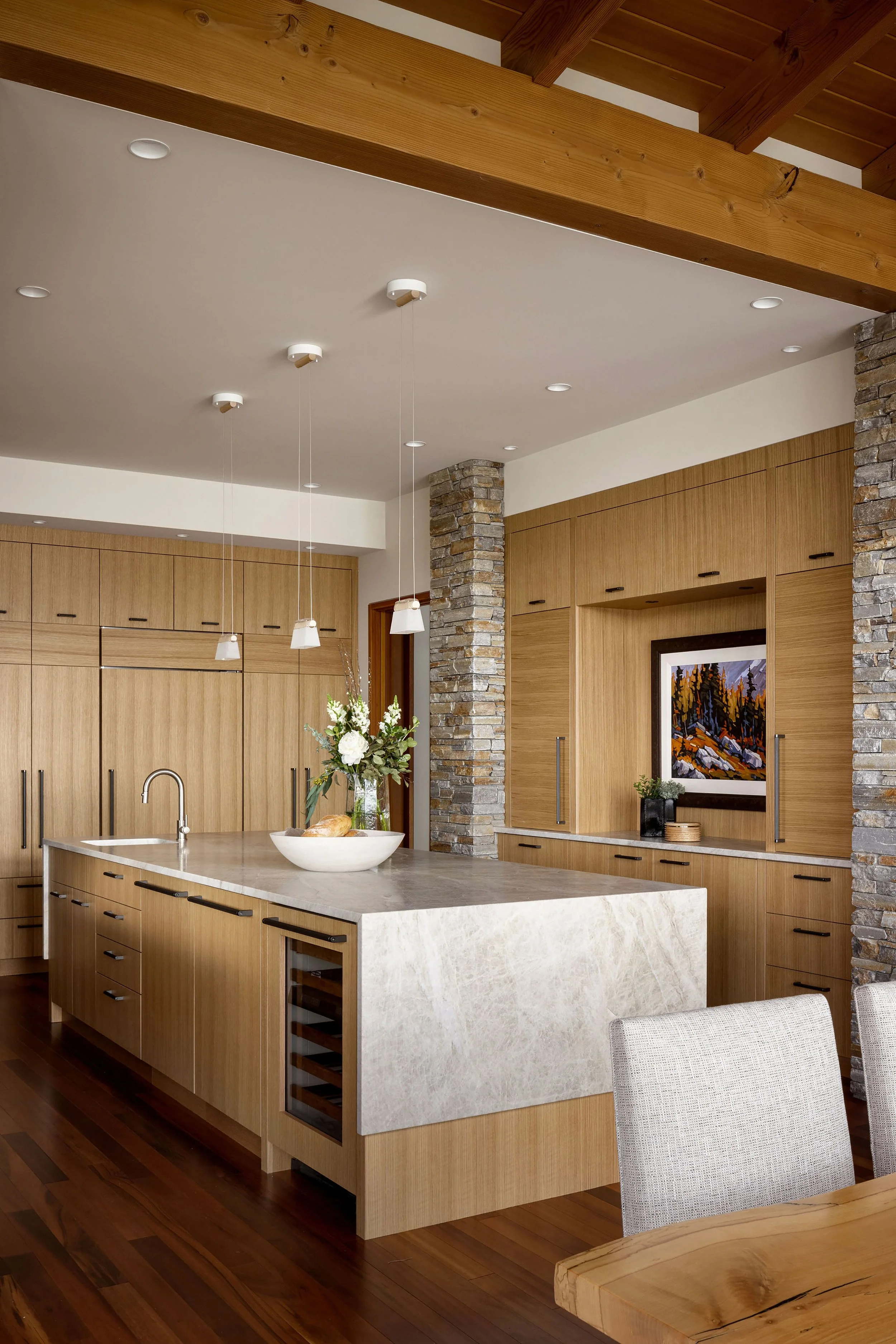 _Copy of Kitchen (wide angle - bar) Form Interiors Mountain Lakehouse Photographer Eymeric Widling.jpg