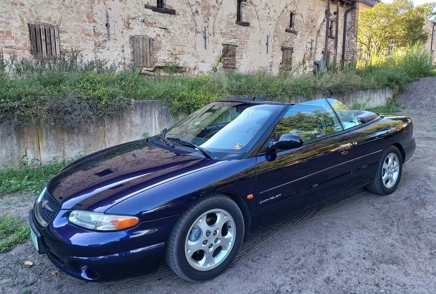 Stratus Sedan and Cabrio