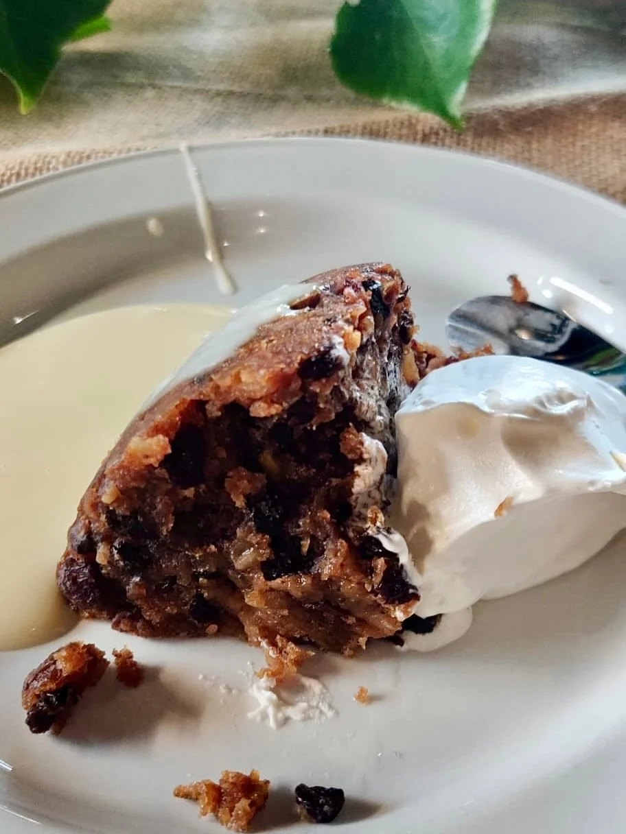 Merry Christmas 🎄 Nadolig Llawen 🌟
From all of us at The Shared Plate ❤️

We hope your Christmas is filled with good food, good company, and plenty of cheer ✨ And that your Christmas dinner is just as tasty as the @inthegraftgarden volunteers&rsquo