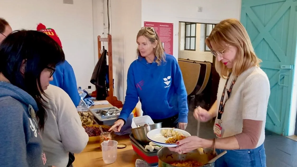 Last week, the Graft Gang were eating the rainbow 🌈 at their Chop&rsquo;n&rsquo;Chat-style workshop, hosted by our Annie at the Waterfront Museum.

They made:
🥕 Red Cabbage Slaw
🥘 Butter Pecan &amp; Pepper Stew
🥔 Potato Boulanger
🥦 Roast Caulifl