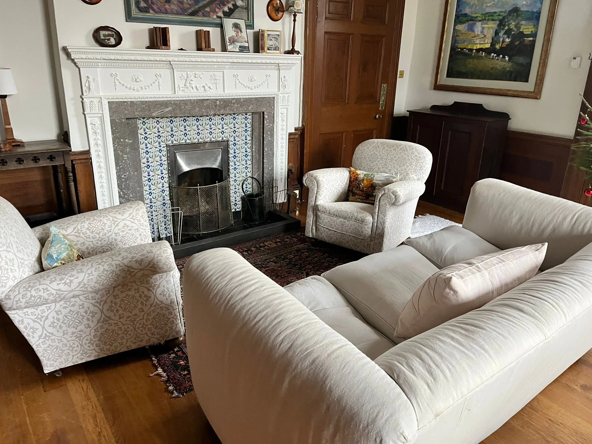 Conversation seating in the library at Barton Court