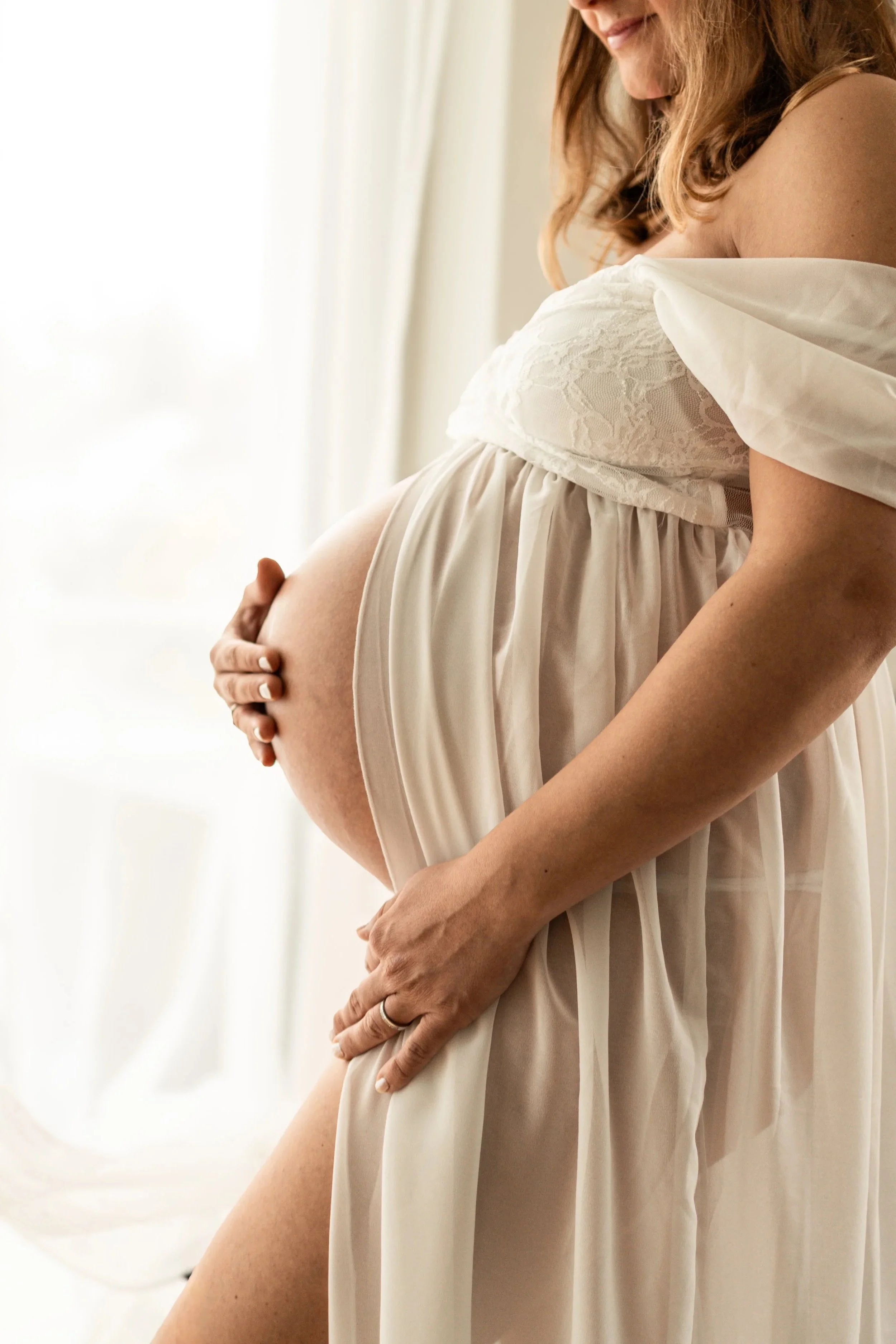 Familienfotografie in Konstanz am Bodensee – natürliche Familienfotos einer glücklichen Familie im Sommer