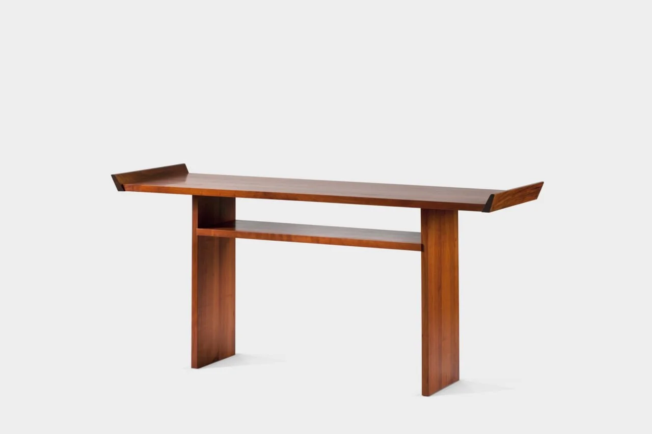 Shoki Winged Console