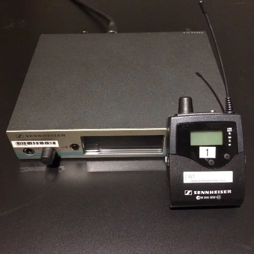 Sennheiser SR300 IEM system