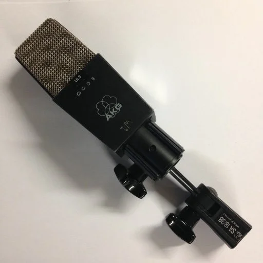 AKG C414