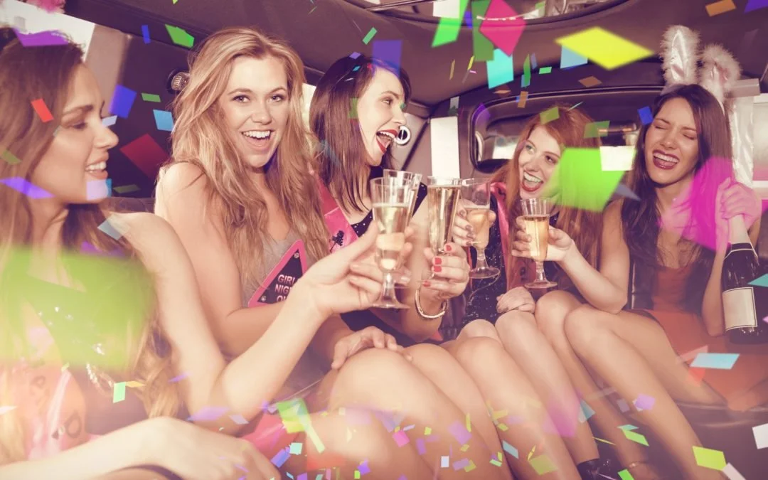 8 Reasons A Male Stripper Is Better Than A Male Revue