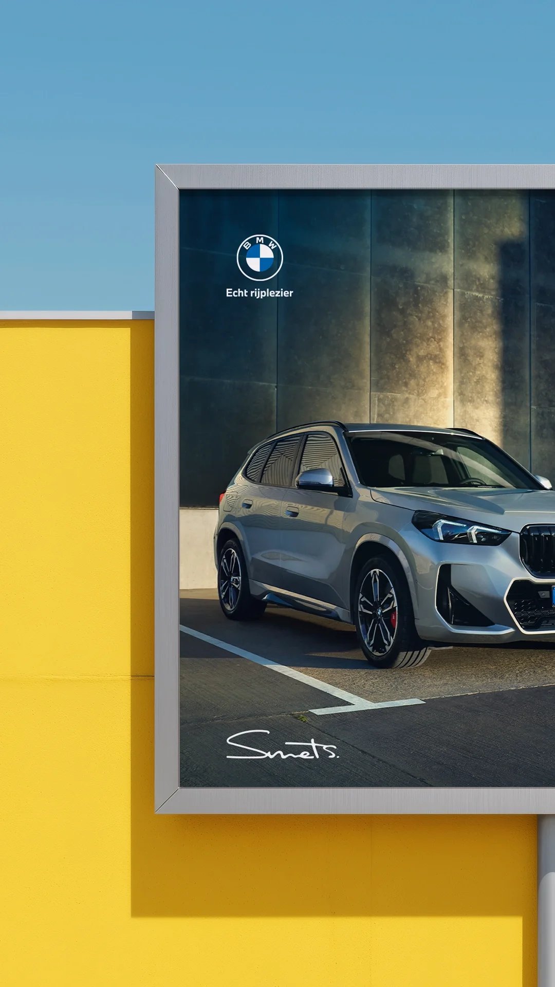 BMW campagnevisual voor Smets met outdoor billboard design waarop een wagen centraal staat en de premium branding en visuele communicatie van het merk wordt benadrukt ontworpen door Brandfold®