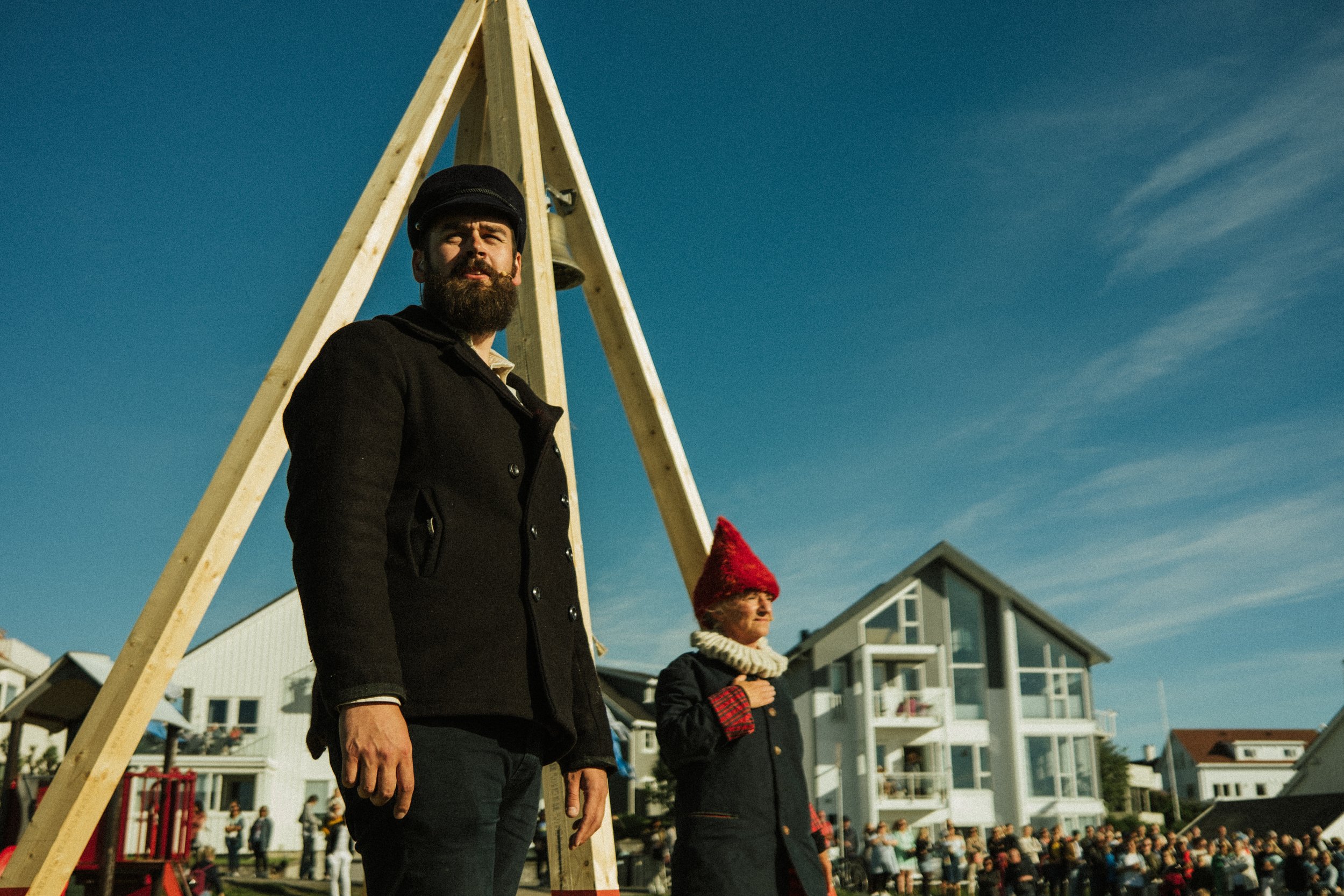 Photographer with a documentary and journalistic style, covering events, weddings, and corporate assignments in the Arctic and Northern Norway. Experience from Bodø, Tromsø, Lofoten, and the Nordland region.