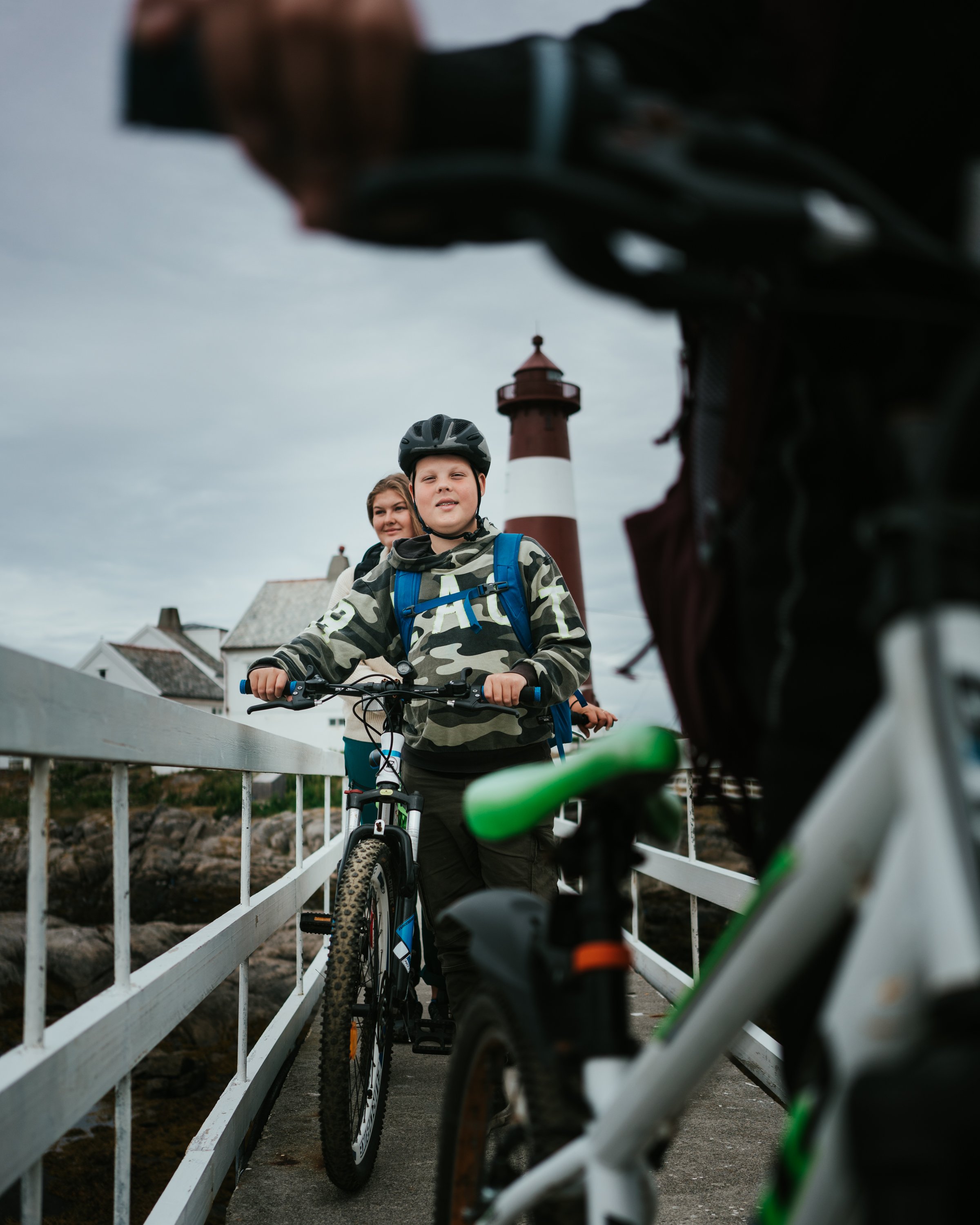 Fotograf med dokumentarisk og journalistisk stil for events, bryllup og corporate oppdrag i Arktis og Nord-Norge. Med erfaring fra Bodø, Tromsø, Lofoten og Nordland leveres bilder som forteller troverdige historier.