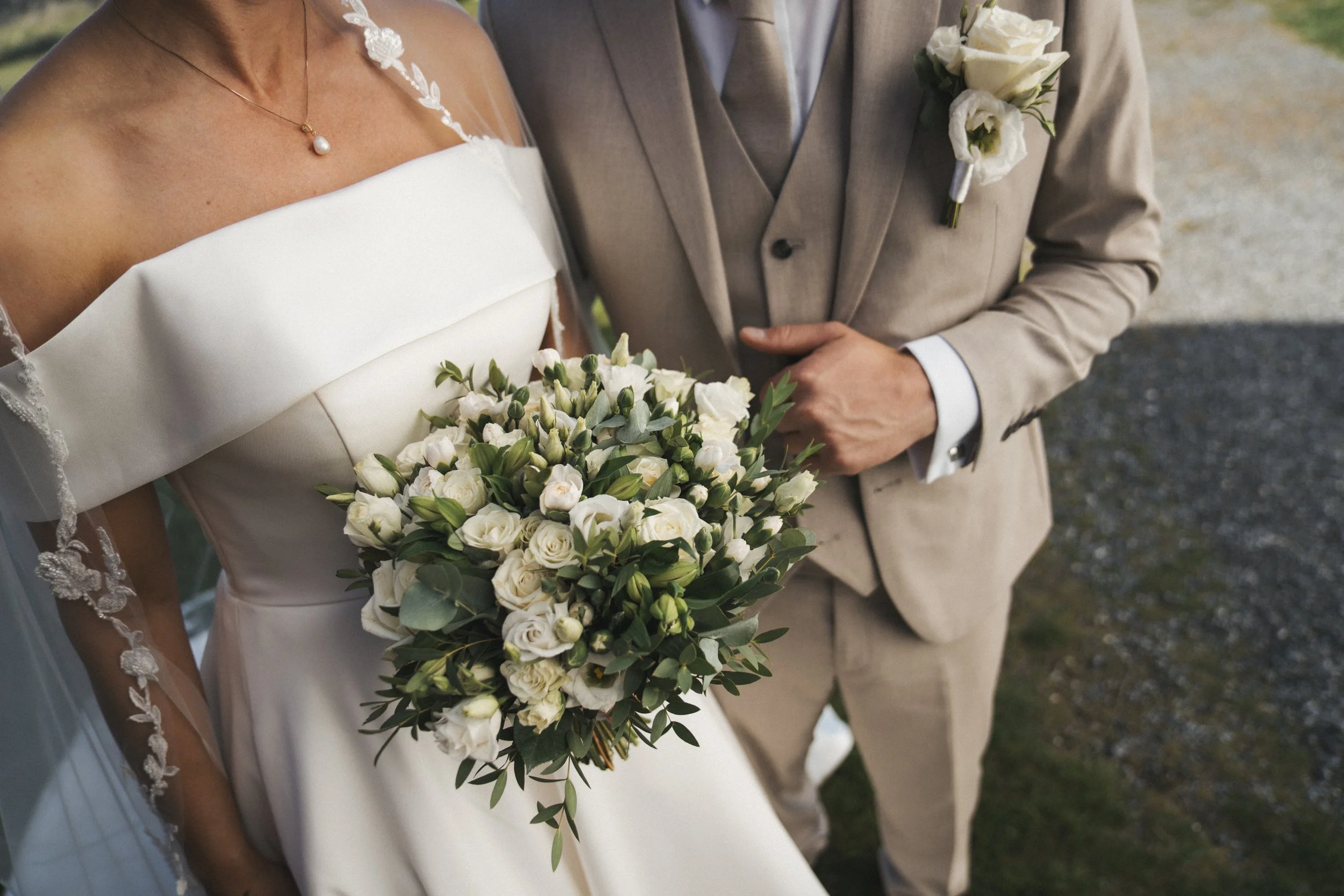 Photographer with a documentary and journalistic style, covering events, weddings, and corporate assignments in the Arctic and Northern Norway. Experience from Bodø, Tromsø, Lofoten, and the Nordland region.