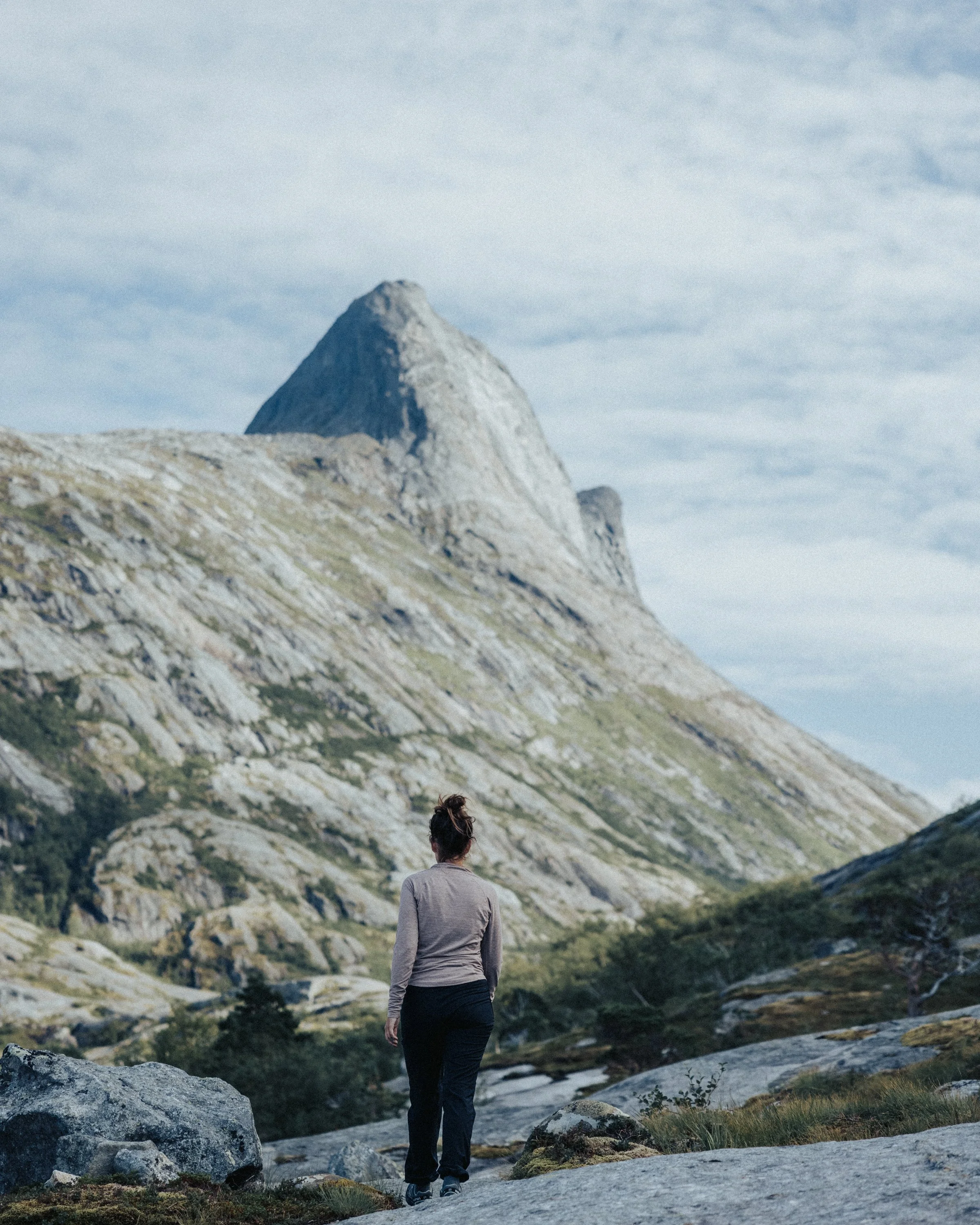 Fotograf med dokumentarisk og journalistisk stil for events, bryllup og corporate oppdrag i Arktis og Nord-Norge. Med erfaring fra Bodø, Tromsø, Lofoten og Nordland leveres bilder som forteller troverdige historier.