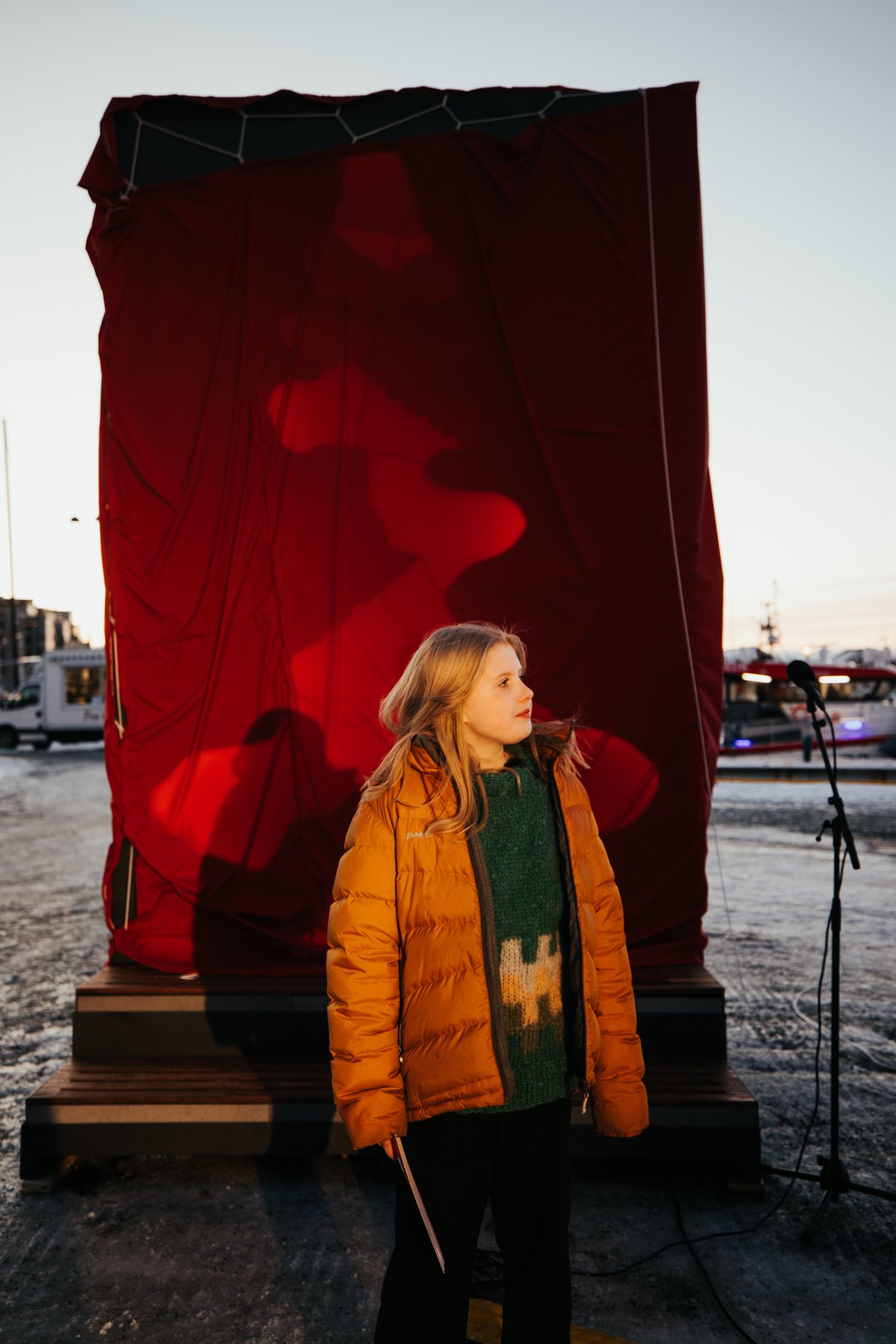 Photographer with a background in journalism and editorial work for magazines, brands, and organizations. Documentary photography produced in Northern Norway and the Arctic, including Bodø, Tromsø, Lofoten, and Nordland.