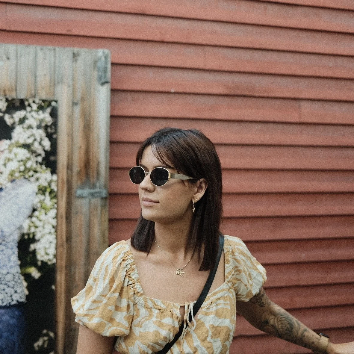 Photographer with a documentary and journalistic style, covering events, weddings, and corporate assignments in the Arctic and Northern Norway. Experience from Bodø, Tromsø, Lofoten, and the Nordland region.