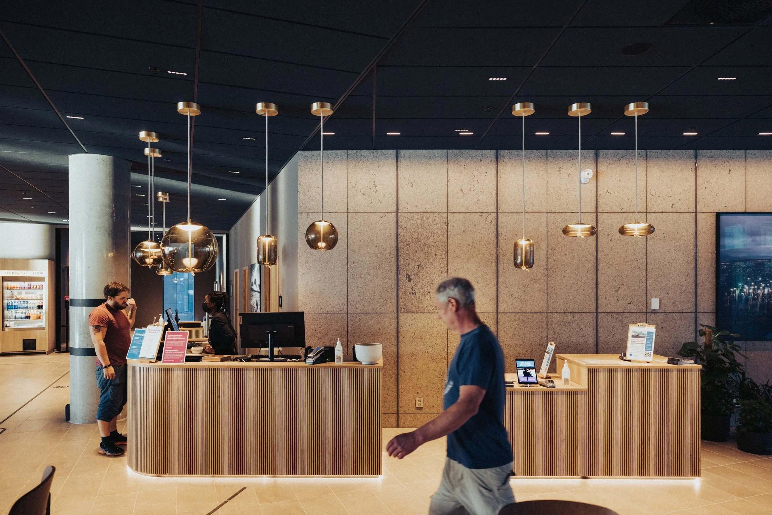 Fotograf med dokumentarisk og journalistisk stil for events, bryllup og corporate oppdrag i Arktis og Nord-Norge. Med erfaring fra Bodø, Tromsø, Lofoten og Nordland leveres bilder som forteller troverdige historier.