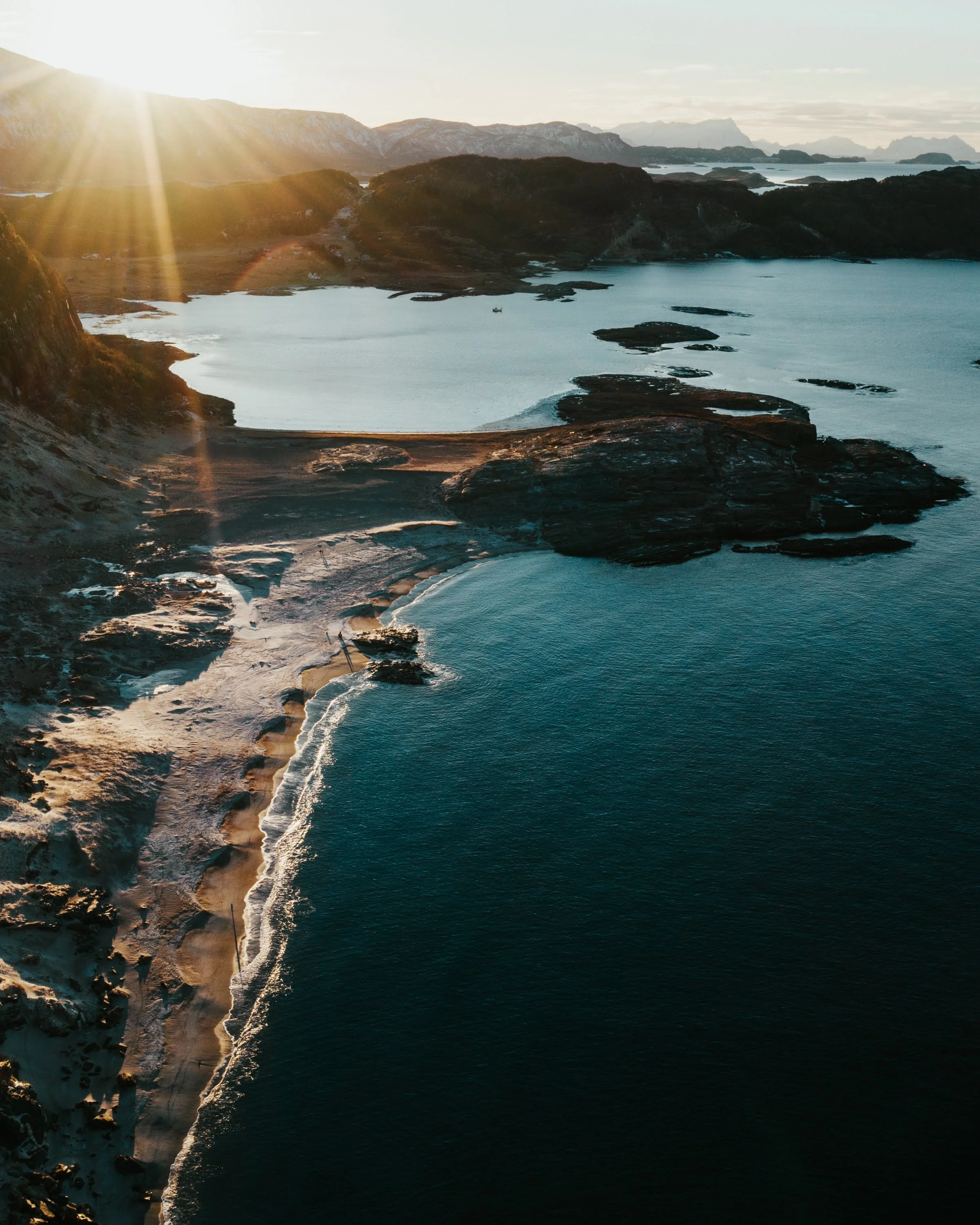 Photographer with a background in journalism and editorial work for magazines, brands, and organizations. Documentary photography produced in Northern Norway and the Arctic, including Bodø, Tromsø, Lofoten, and Nordland.