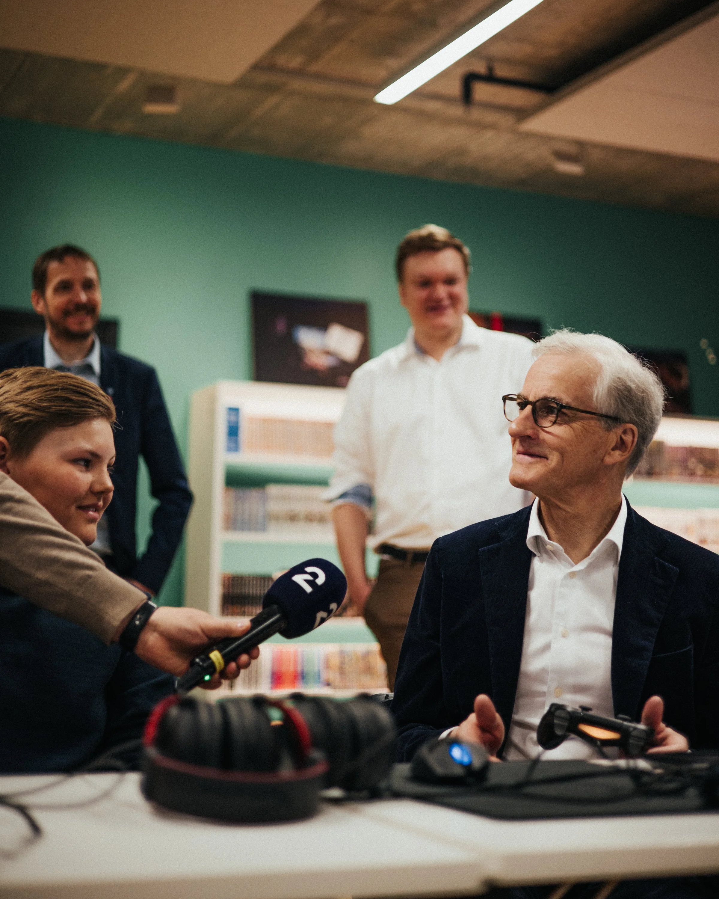 Dokumentarisk fotograf i Nord-Norge med oppdrag innen journalistikk, magasiner, events, bryllup og corporate foto. Bildene er tatt i Bodø, Tromsø, Lofoten og Nordland, med fokus på ekte øyeblikk, mennesker og arktisk hverdagsliv.